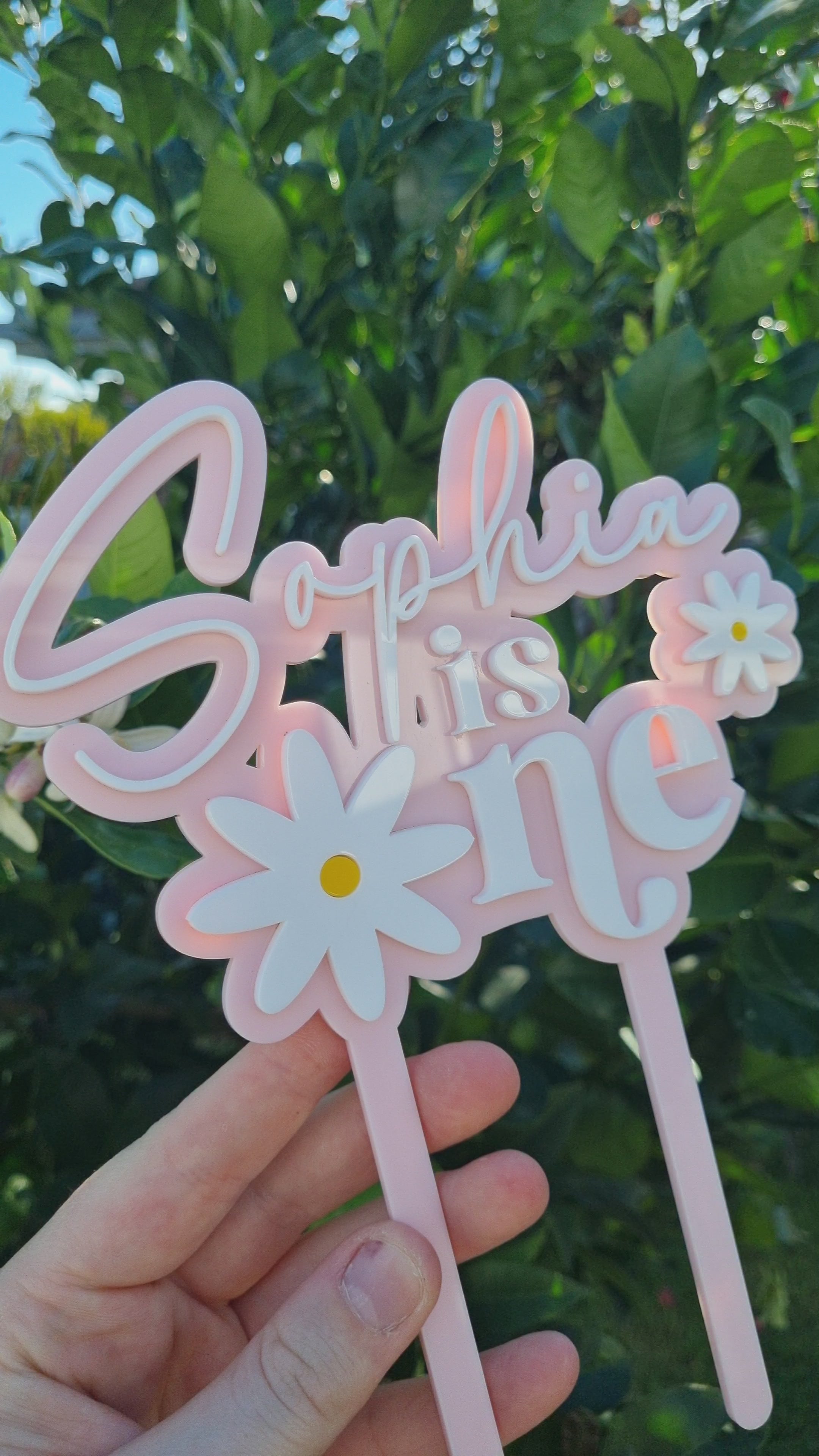 Daisy One Cake Topper