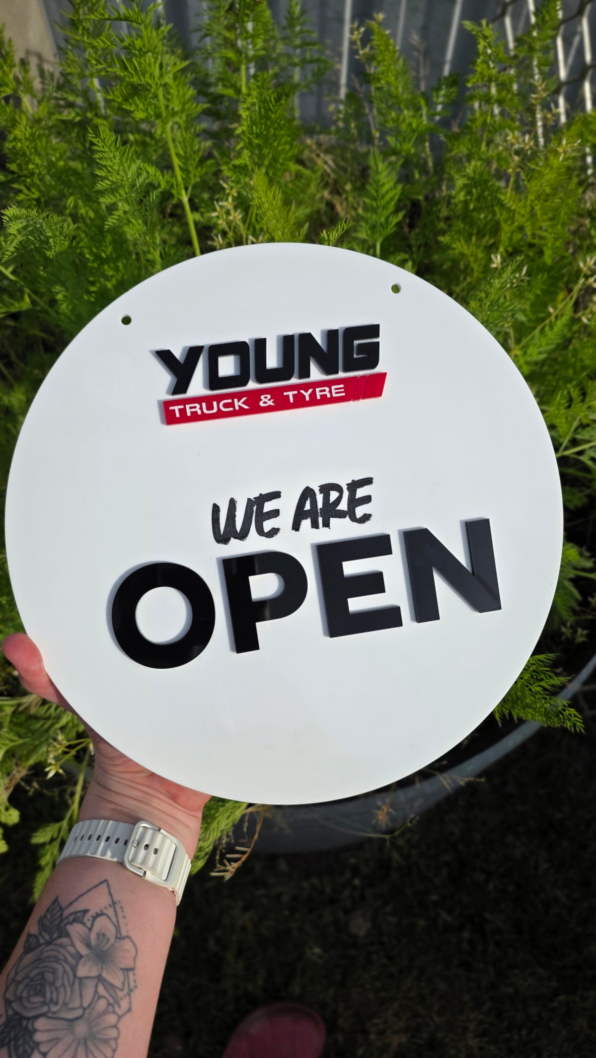 Round Open/Closed Sign