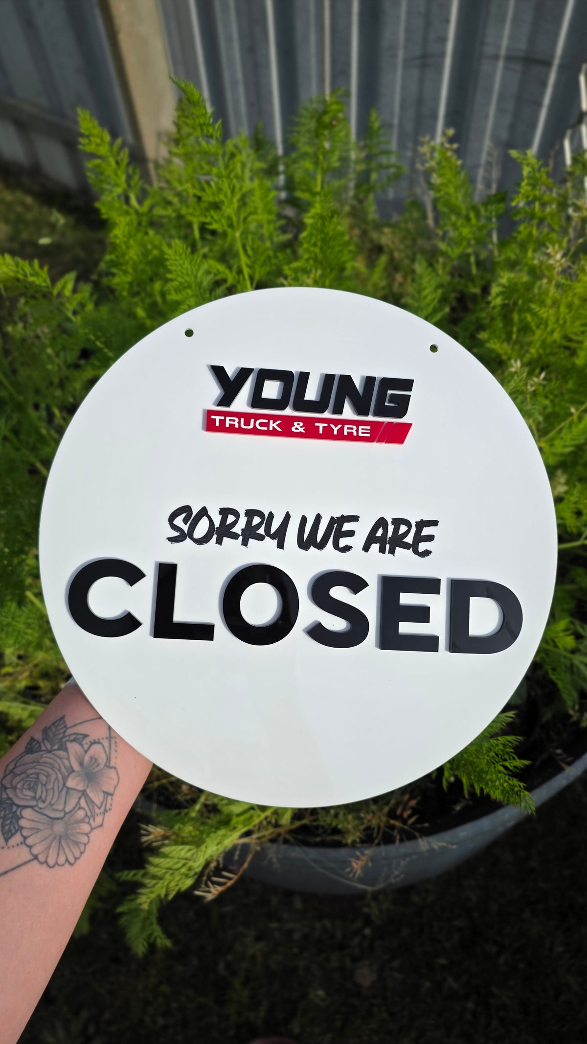 Round Open/Closed Sign